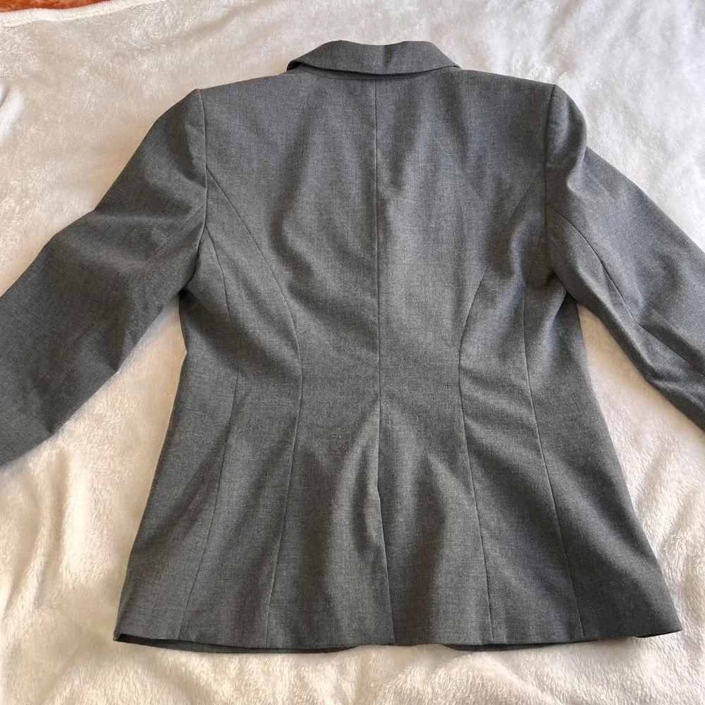 The limited women blazer Size‎ 4